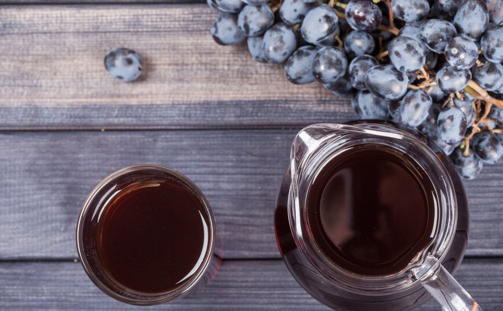 Vinho e suco de uva integral: conheça as diferenças e benefícios