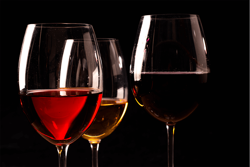 Como taças de vinho influenciam na degustação?