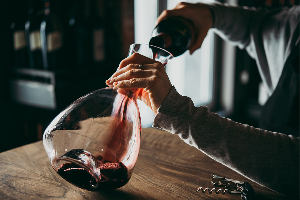 Glossário dos vinhos: o que é um decanter?