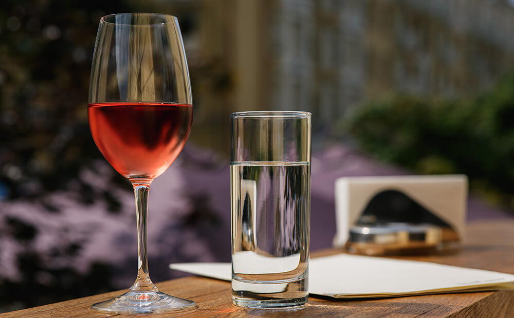 O papel da água na degustação de vinhos